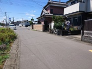 全面道路を北側より撮影。交通量はほぼ無し♪